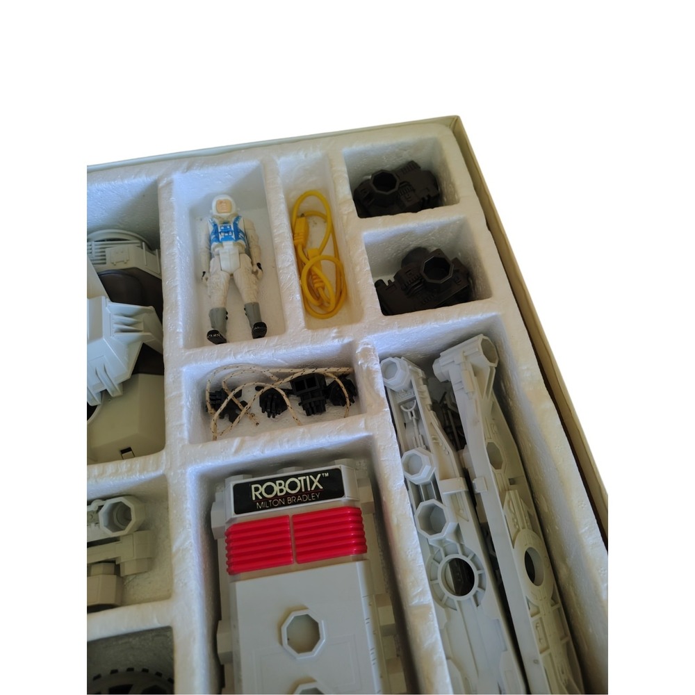 Robotix Series R 1500 Motorized Modular Building‎ System - Picture 5 of 6